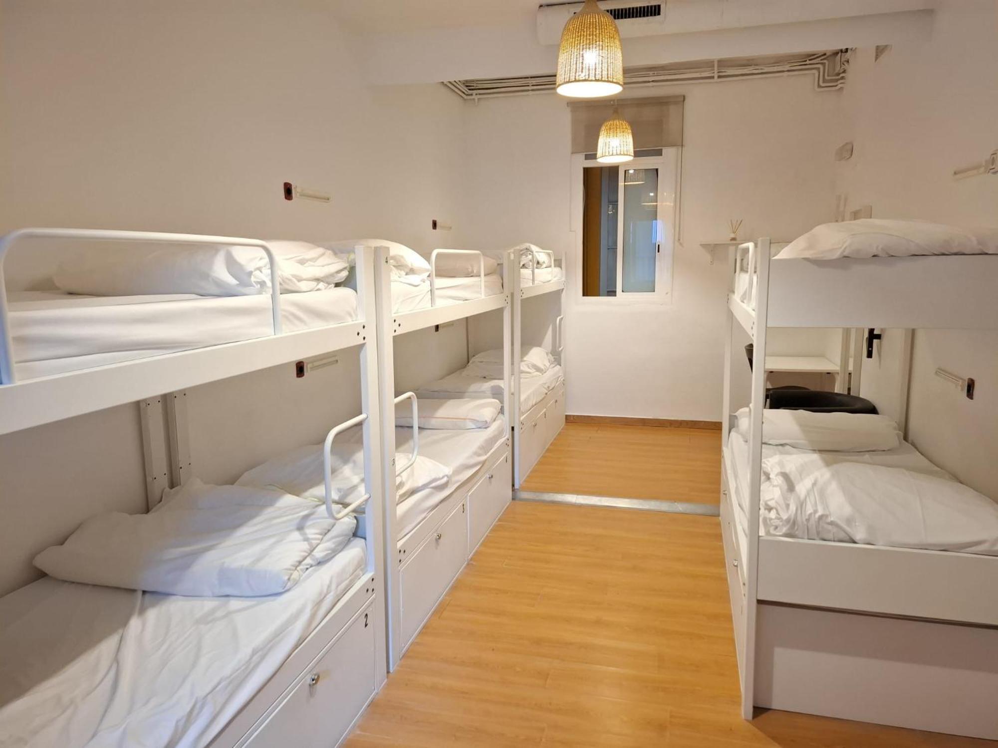 Mediterranean Hostel Barcellona Esterno foto