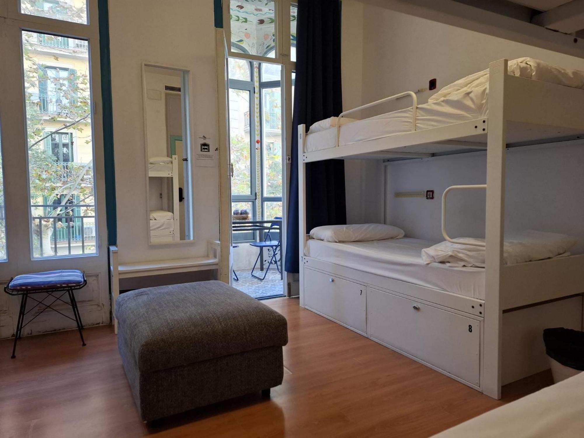 Mediterranean Hostel Barcellona Esterno foto