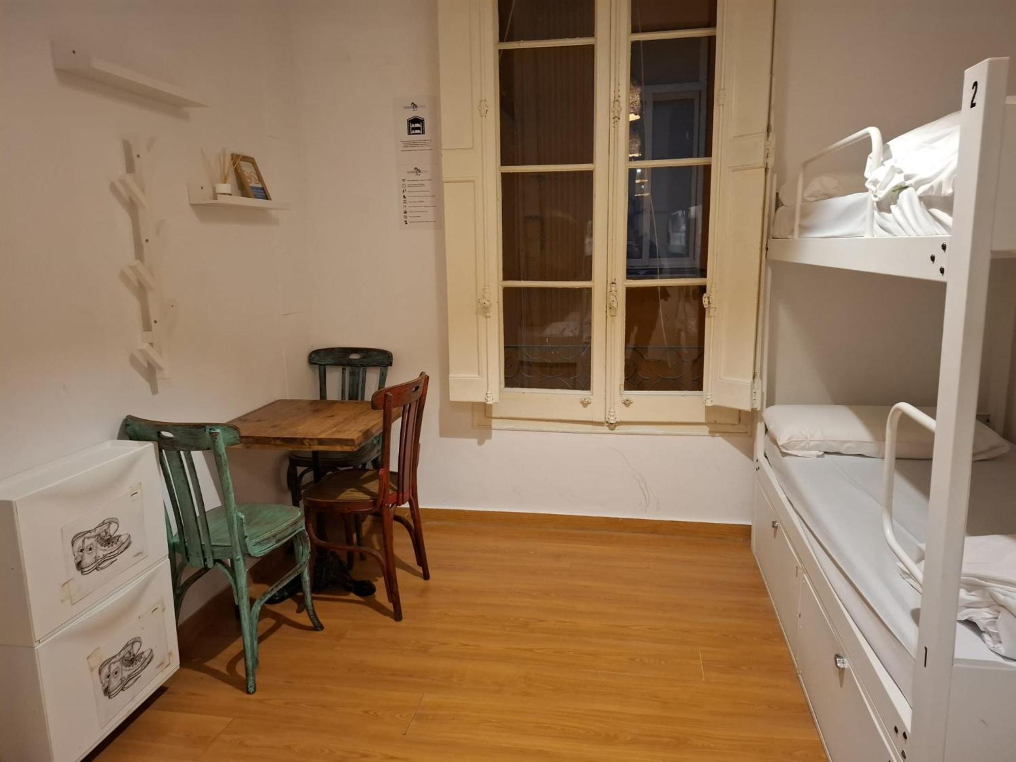 Mediterranean Hostel Barcellona Esterno foto