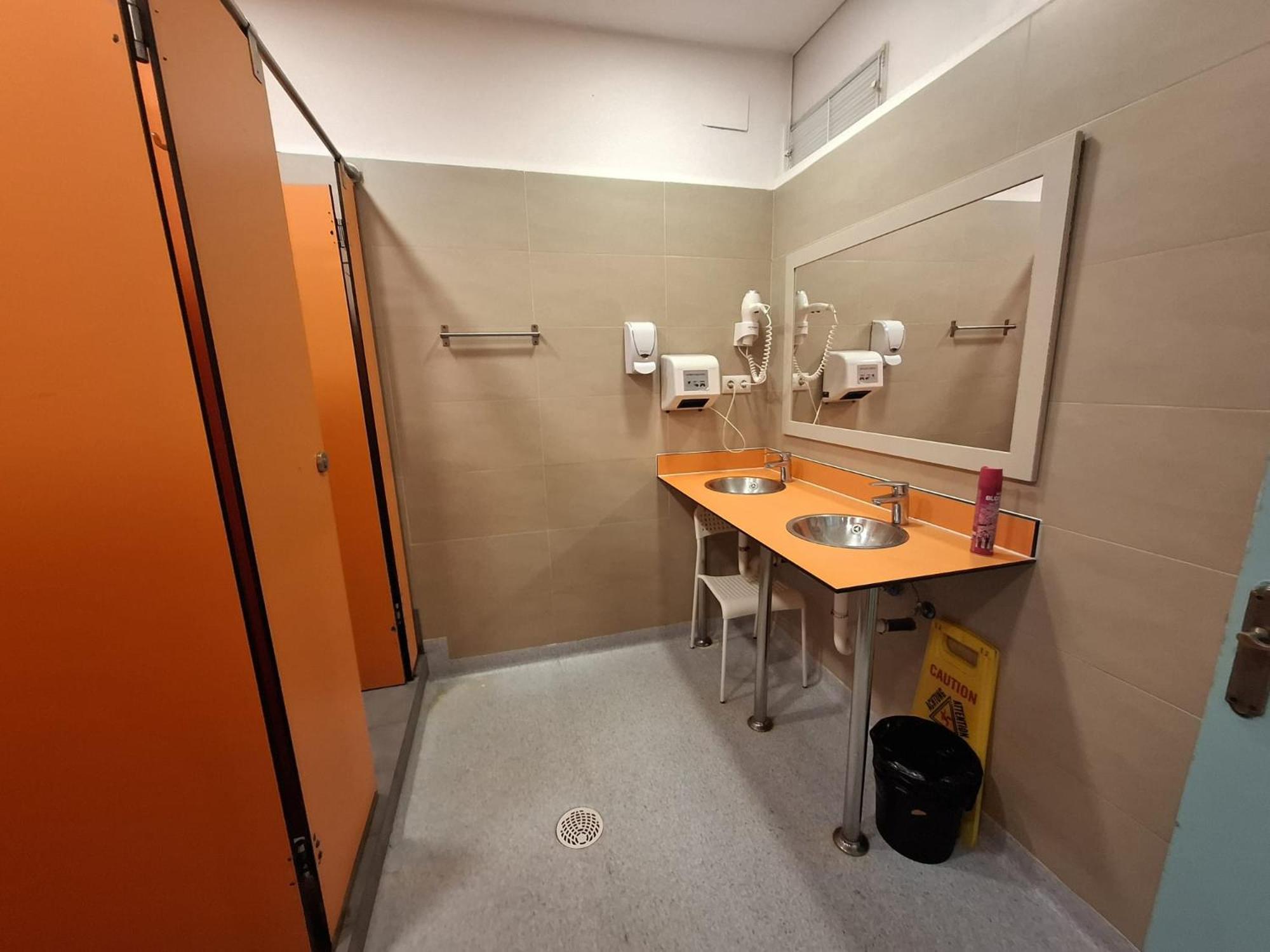Mediterranean Hostel Barcellona Esterno foto