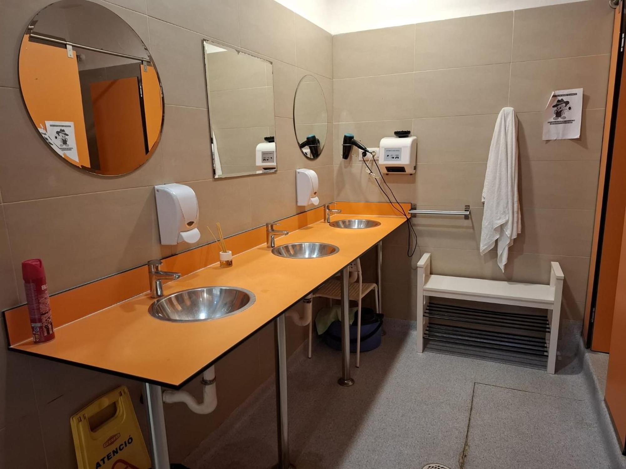 Mediterranean Hostel Barcellona Esterno foto